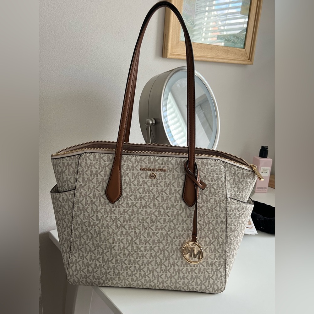 Michael Kors purse